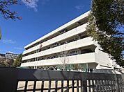 吹田市立山手小学校 570m