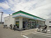 ファミリーマート多治米二丁目店（コンビニ）まで674ｍ