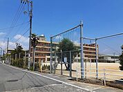 手城小学校まで500m