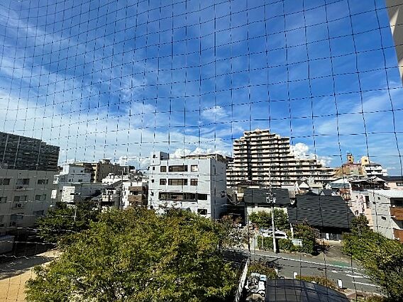 目の前に大きく...