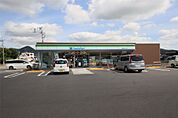ファミリーマート足利常見町三丁目店(550m)