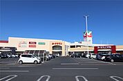 ヨークベニマル足利店(649m)
