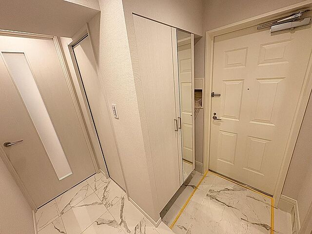 玄関 JR山手線 新大久保駅 徒歩8分