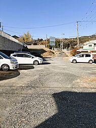 物件画像 現収益駐車場「様々な活用を模索できる包容力ある土地」