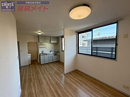 ロイヤルヒルズ　III棟 1階2LDKのリビング/ダイニング