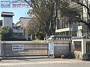 伊賀市立上野西小学校 1041m