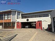 伊賀市立友生小学校 585m