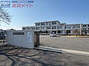伊賀市立緑ヶ丘中学校 700m
