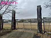 伊賀市立西柘植小学校 512m