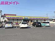 ミニストップ上野平野店 609m