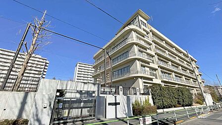 新宿西戸山中学校[公立]の外観