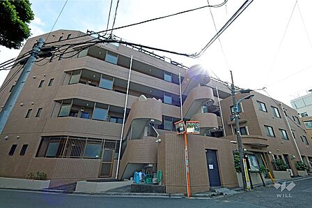 マートルコート下落合の外観(北側から)。静かな環境でゆったりとした時間をお過ごしいただけます。