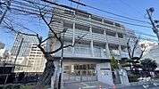 西新宿中学校[公立]の外観