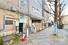 周辺：中央図書館・こども図書館の外観