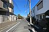 その他：敷地の南東側前面道路（南西側から）
