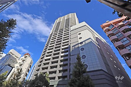 ファーストリアルタワー新宿の外観(南西側から)