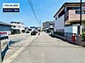外観：前面道路含む現地写真