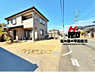 外観：道路に面しているので車の出入りが楽々です。忙しい家族の予定に合わせて車を余裕で動かせます。