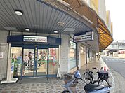 ファミリーマート　近商ストア西大寺店まで180メートル