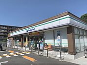 ファミリーマート　奈良鶴舞西店まで800メートル