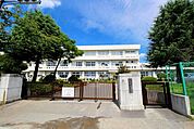 大井町立湘光中学校 徒歩13分。 980m
