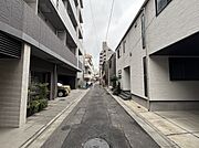 前面道路含む外観写真