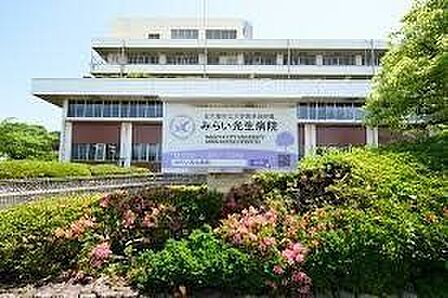 名古屋市立大学医学部附属みらい光生病院 徒歩9分。 720m