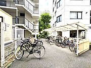 広々とした駐輪場が完備中の物件です。