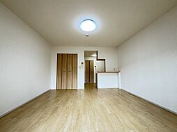 ラ　フローラ 204 2階ワンルームのリビング/ダイニング