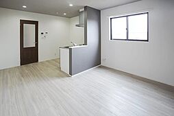 BRAVE BASE 本庄 105 1階1LDKのリビング/ダイニング