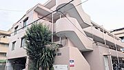 鉄筋コンクリ4階建ての重厚な外観♪