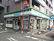 ファミリーマート 豊津駅前店 182m