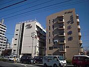北大阪医療生活協同組合十三病院 498m