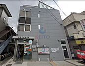 吹田江坂郵便局 557m