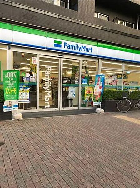 ファミリーマート中央月島三丁目店 徒歩2分。 90m