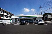 コンビニ「ファミリーマート宇都宮下戸祭店まで357m」