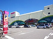 スーパー「かましん カルナ駅東店まで526m」