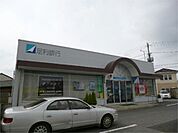 郵便局「鶴田駅前郵便局まで851m」