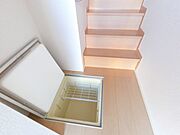 玄関に床下収納