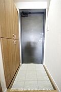 玄関（類似室内）