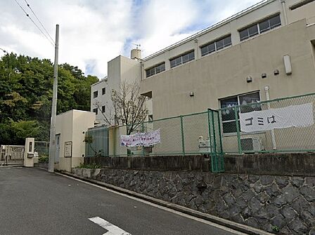 横浜市立西柴小学校(1800m)