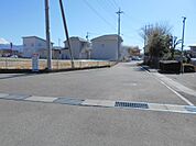北西側道路は幅員約６．０ｍ