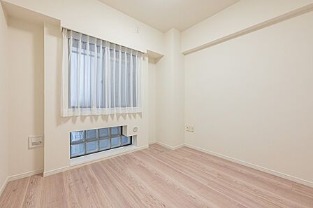 洋室2(約4.4帖)