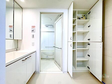 洗面所収納タオルや着替えの収納に便利です!大容量なのでご家族様の分もすっきり収納できます!