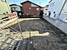 外観：北側道路が叶えるのは、深遠なプライバシーと南側に広がる光豊かなプライベートガーデン。悠々たる平屋や多世代邸宅、並列ガレージなど、静謐と格調が調和する湘南の新たな邸宅思想がここに結実します。