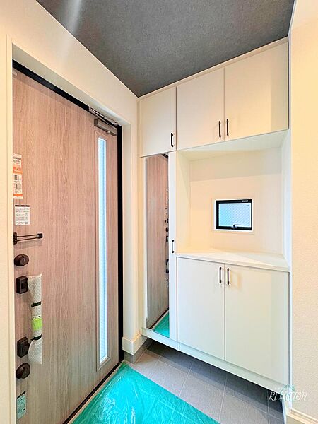 玄関を拡大表示
