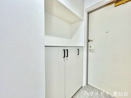 程よく抜け感があって圧迫感が抑えられたおもてなしの玄関です♪
