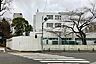 周辺：港区立青山中学校 620m