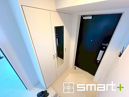~余裕の広さの玄関~ ・玄関スペースを大きく取る事でご帰宅された際の開放感が違います。 ・お客様を出迎える顔にもなる玄関、この広さは魅力的ですね。ぜひ現地でご体感くださいませ。
