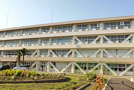 日立市立大久保小学校(600m)